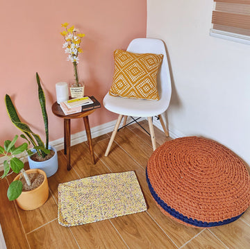 Round Pouf