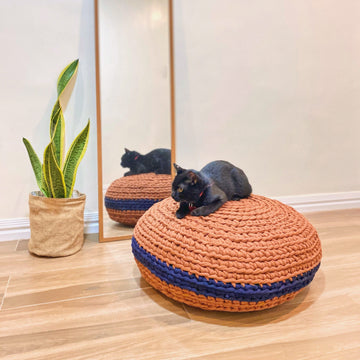 Round Pouf